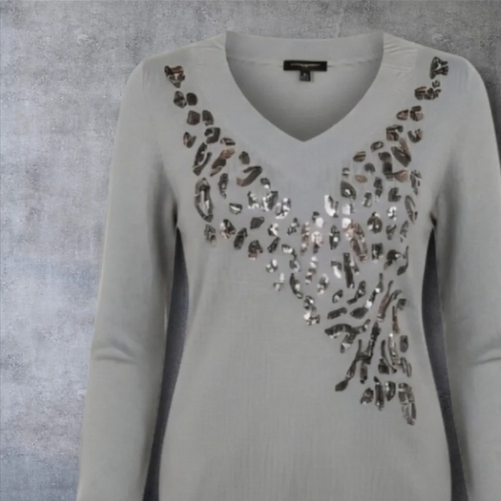 NWT New Directions Belk Gray Sequin Leopard Print V-Neck Sweater Small